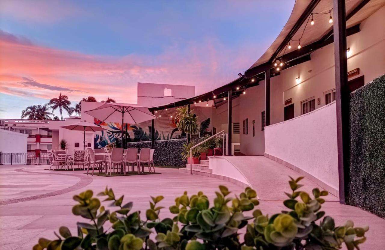 Loft Hotel Malecon Vallarta プエルトバラータ エクステリア 写真